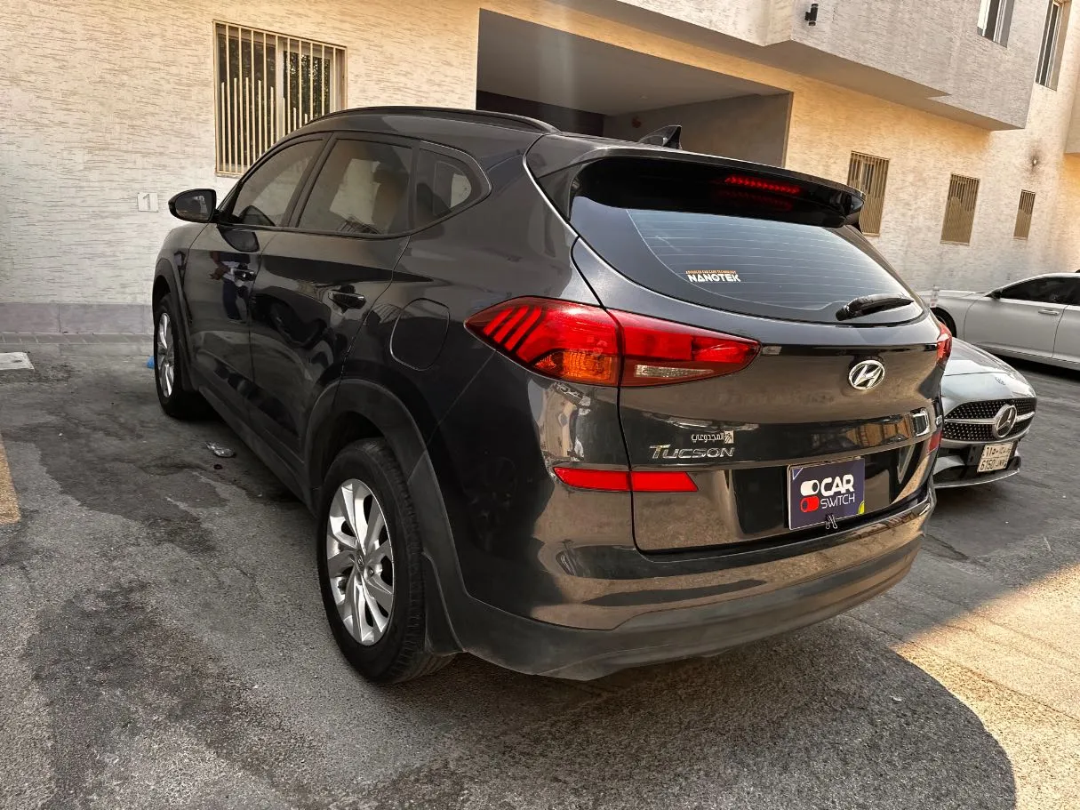 Car image 7