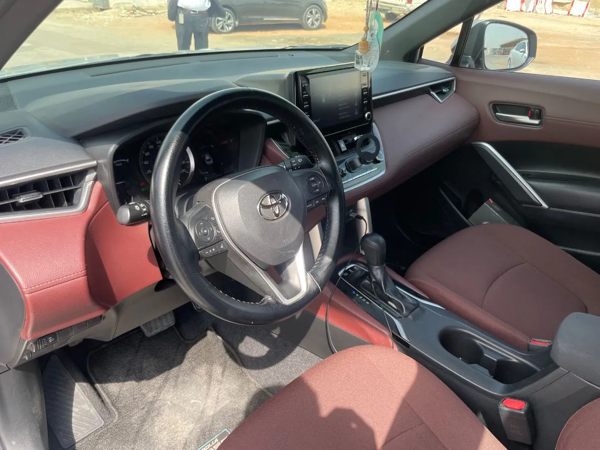 Car image 13