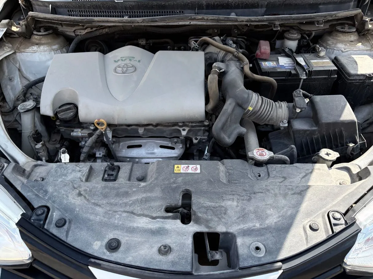 Car image 24