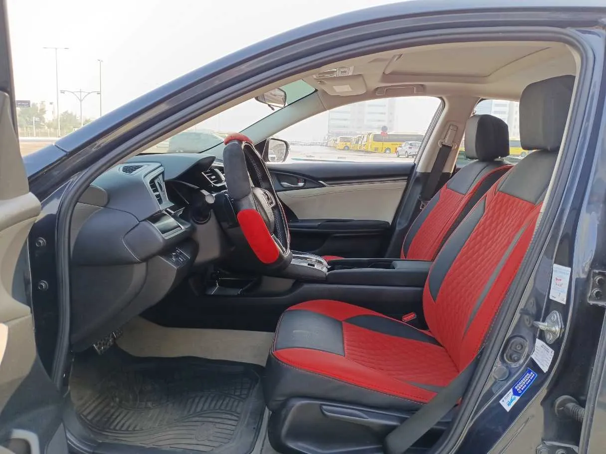 Car image 12