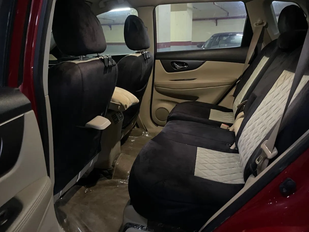 Car image 17
