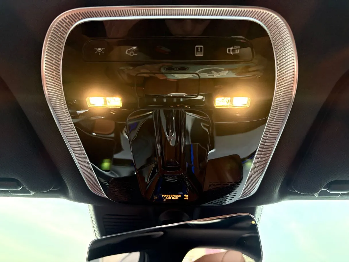 Car image 30