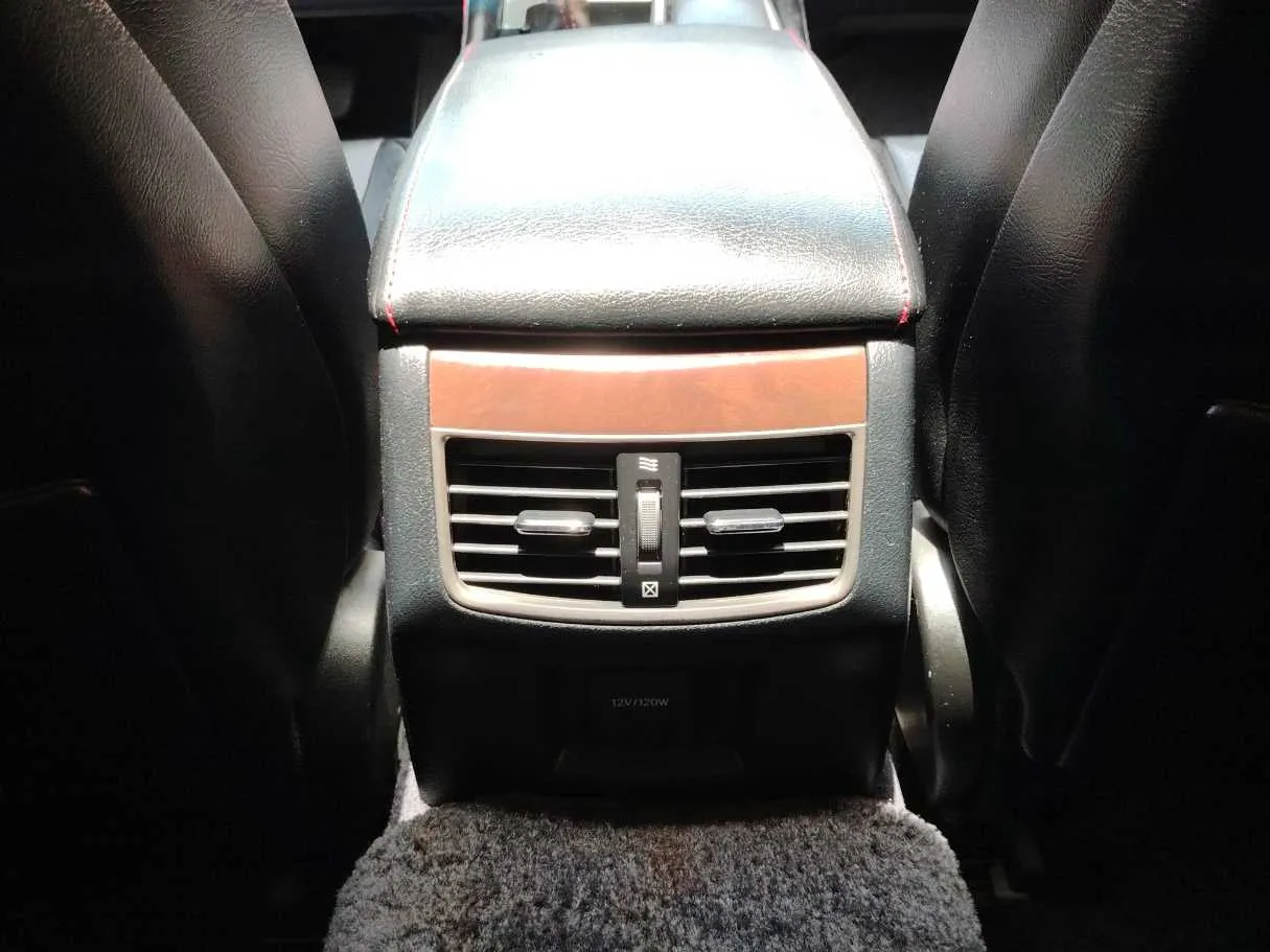 Car image 31