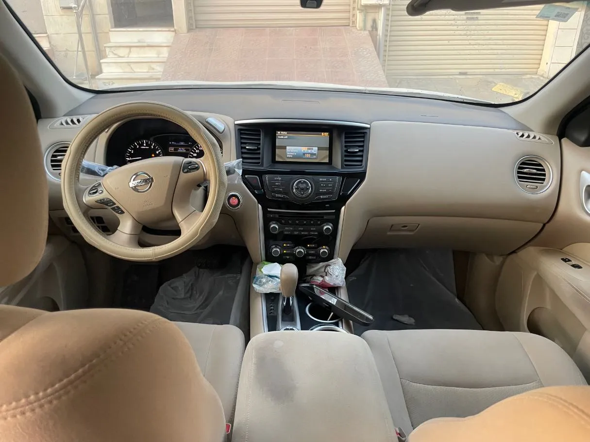 Car image 16