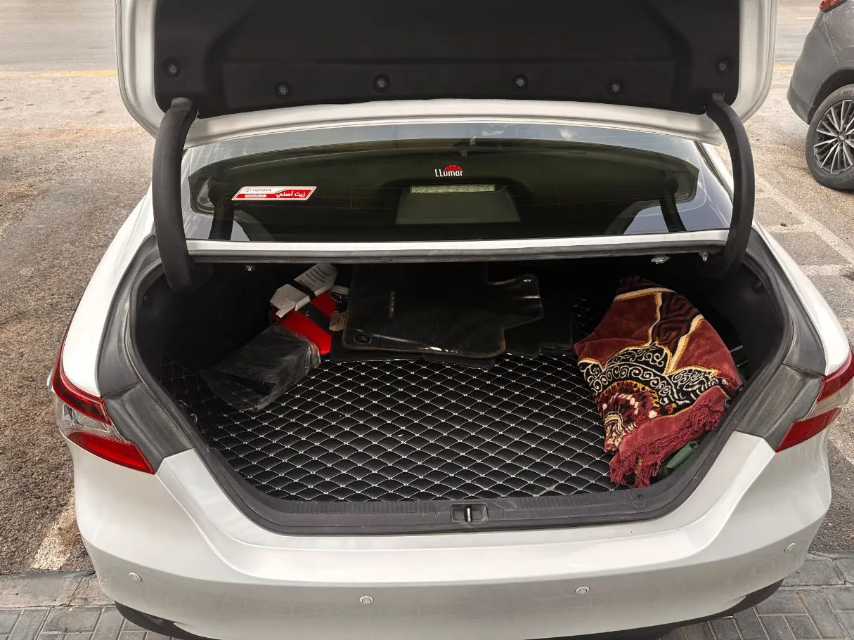 Car image 22