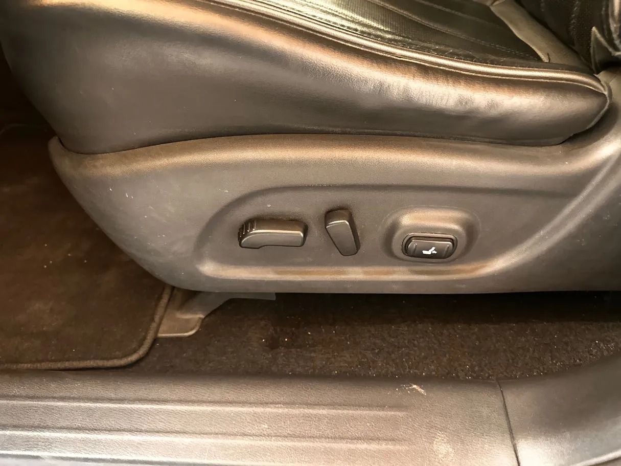 Car image 28