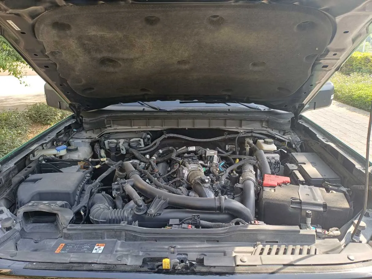 Car image 25
