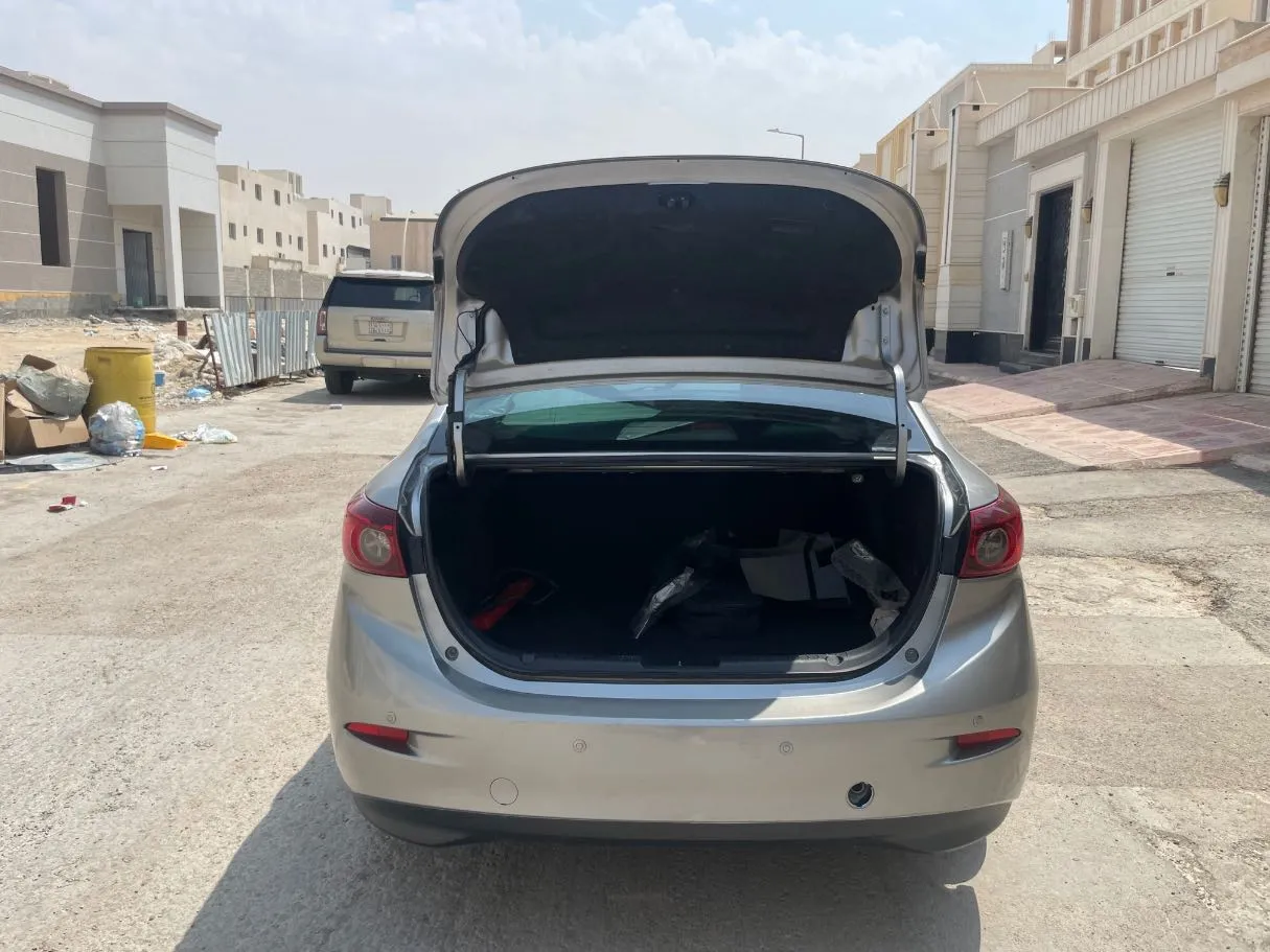 Car image 21