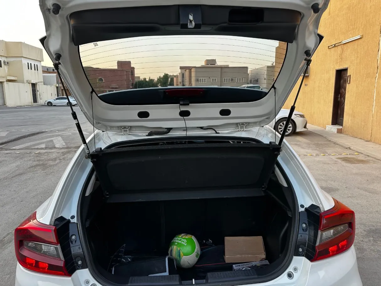 Car image 22