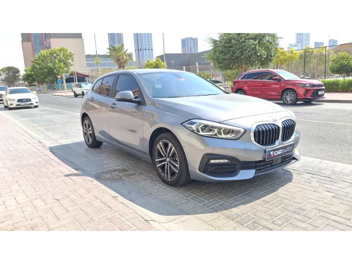 Car image 3