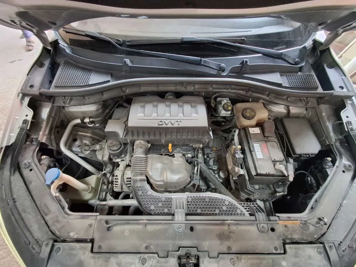 Car image 19