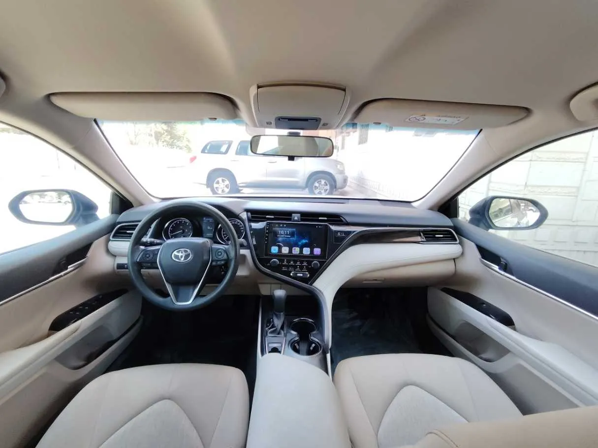 Car image 17