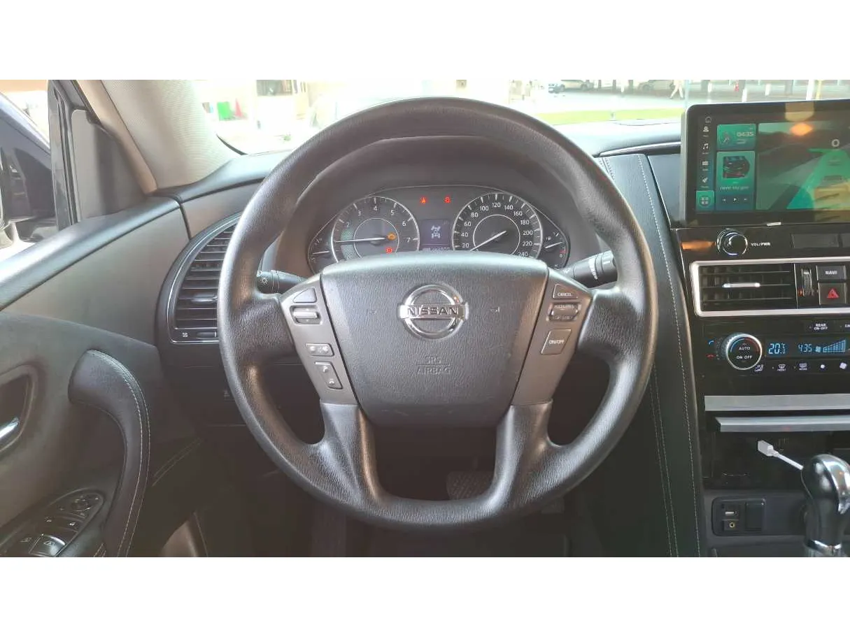 Car image 18