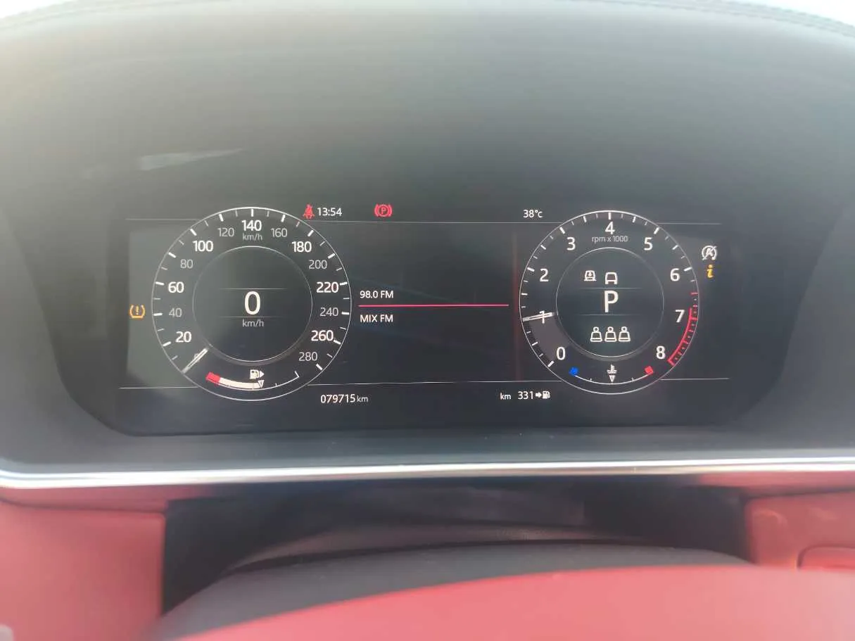 Car image 25