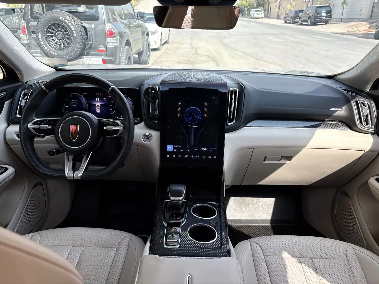 Car image 19