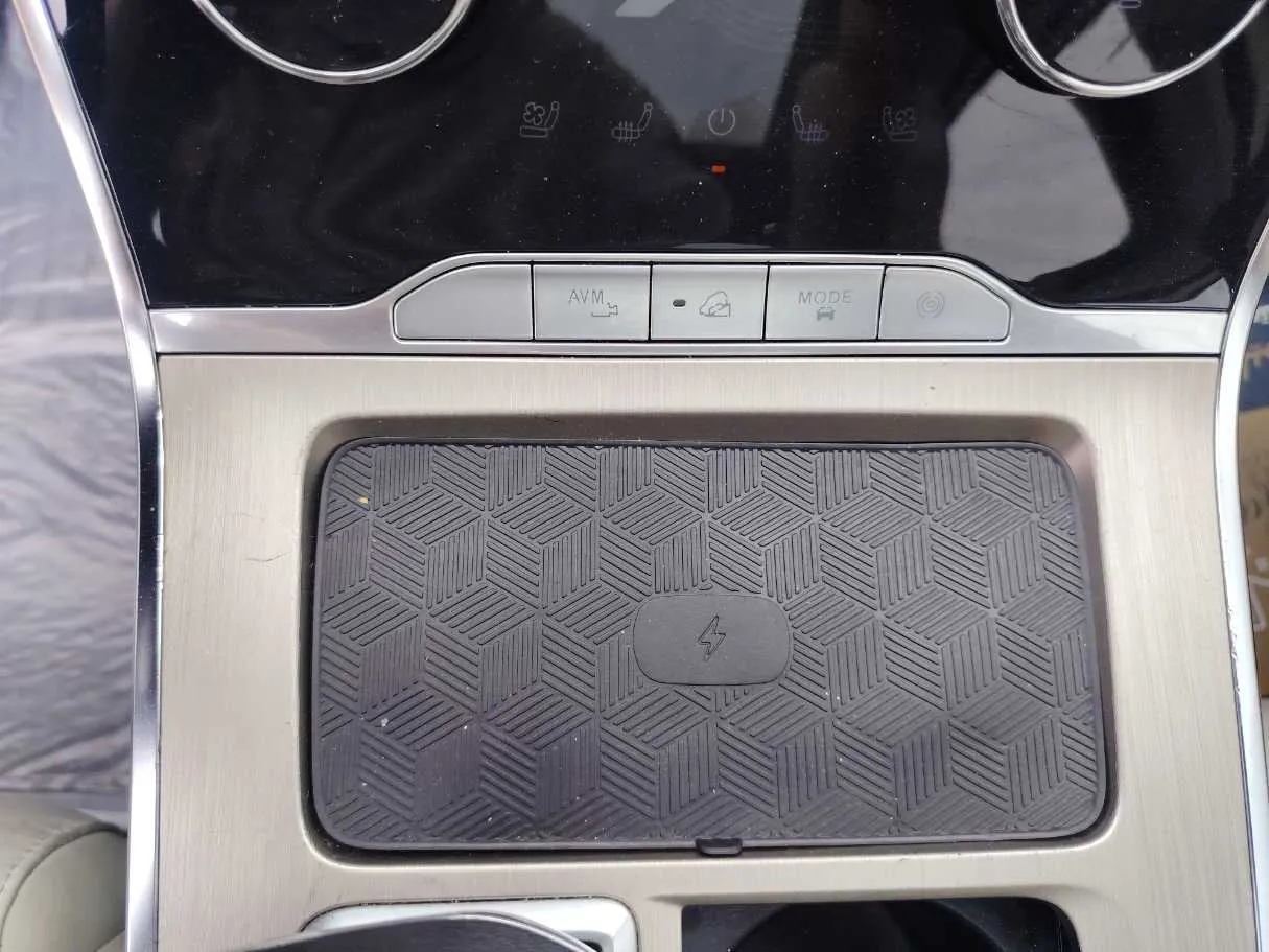 Car image 28