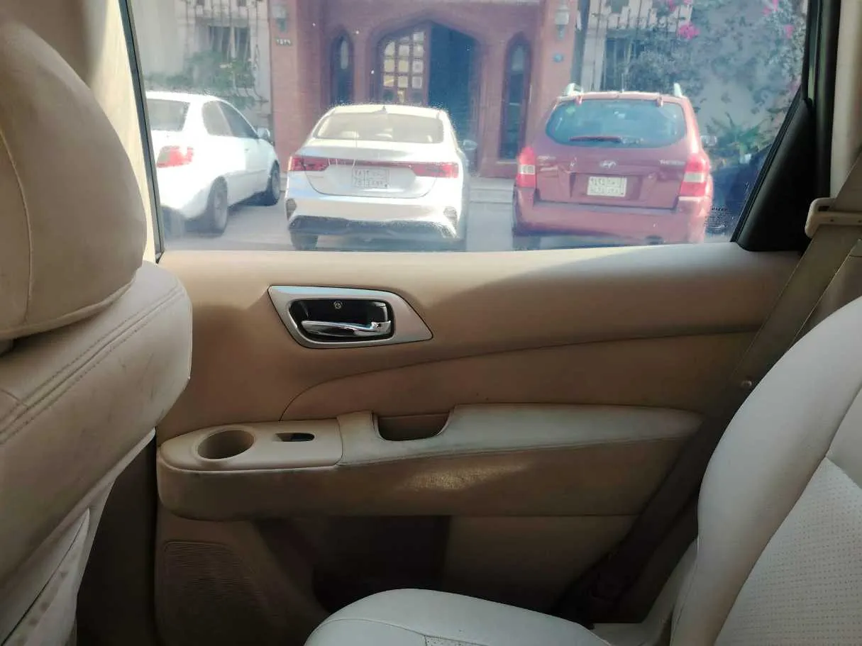 Car image 39
