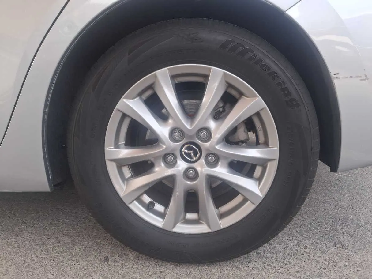 Car image 7