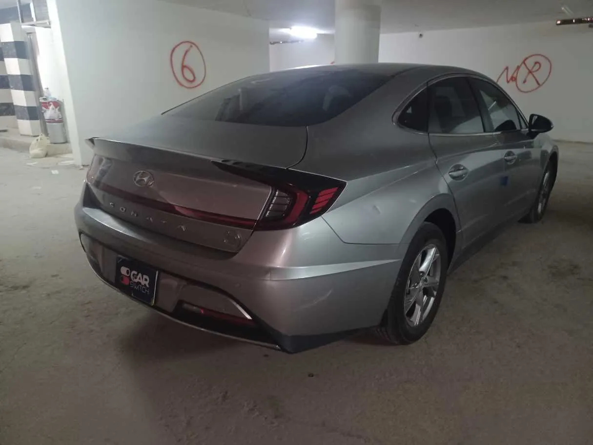 Car image 5