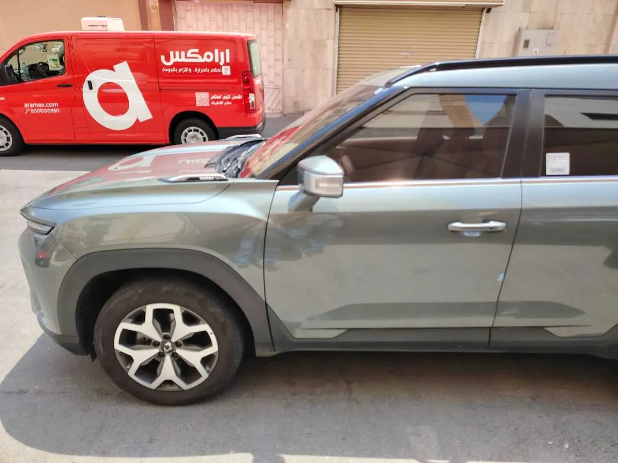 Car image 9