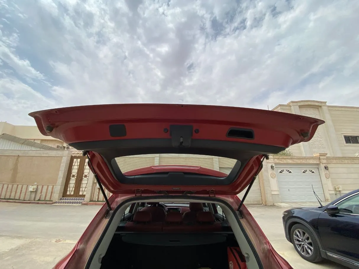 Car image 21