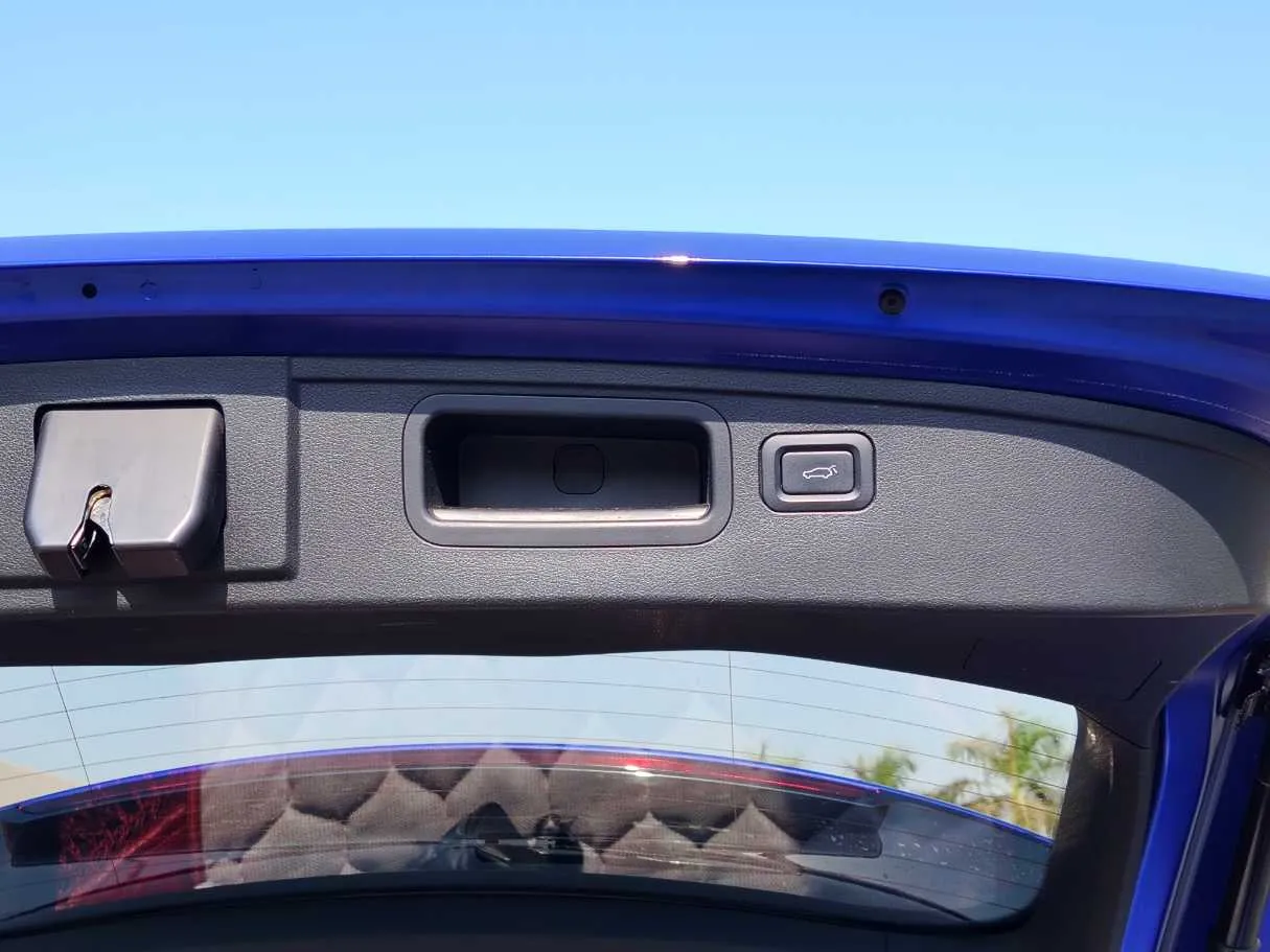 Car image 35