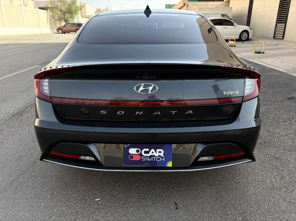 Car image 6