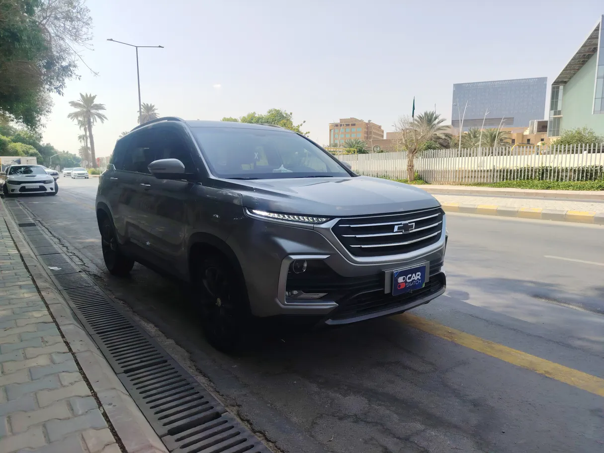 Car image 3
