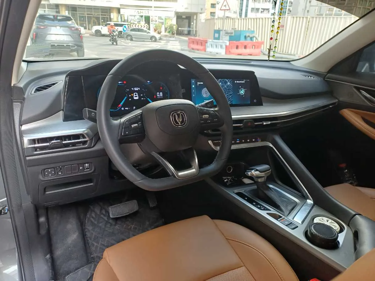 Car image 11