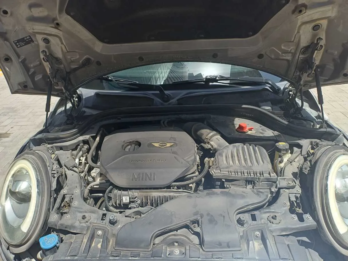 Car image 23