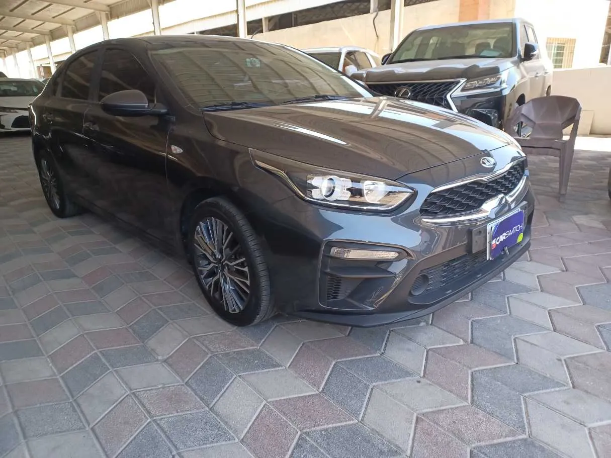 Car image 3