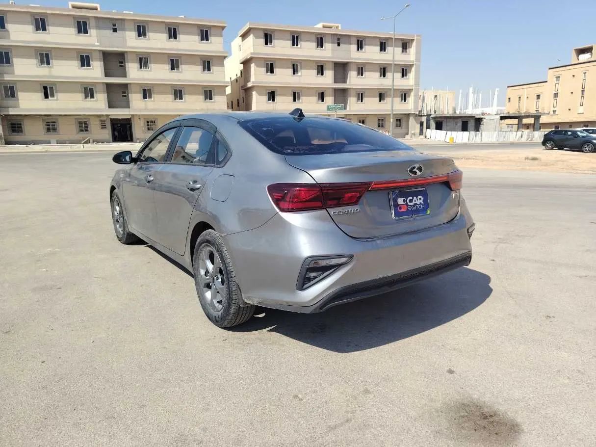 Car image 7