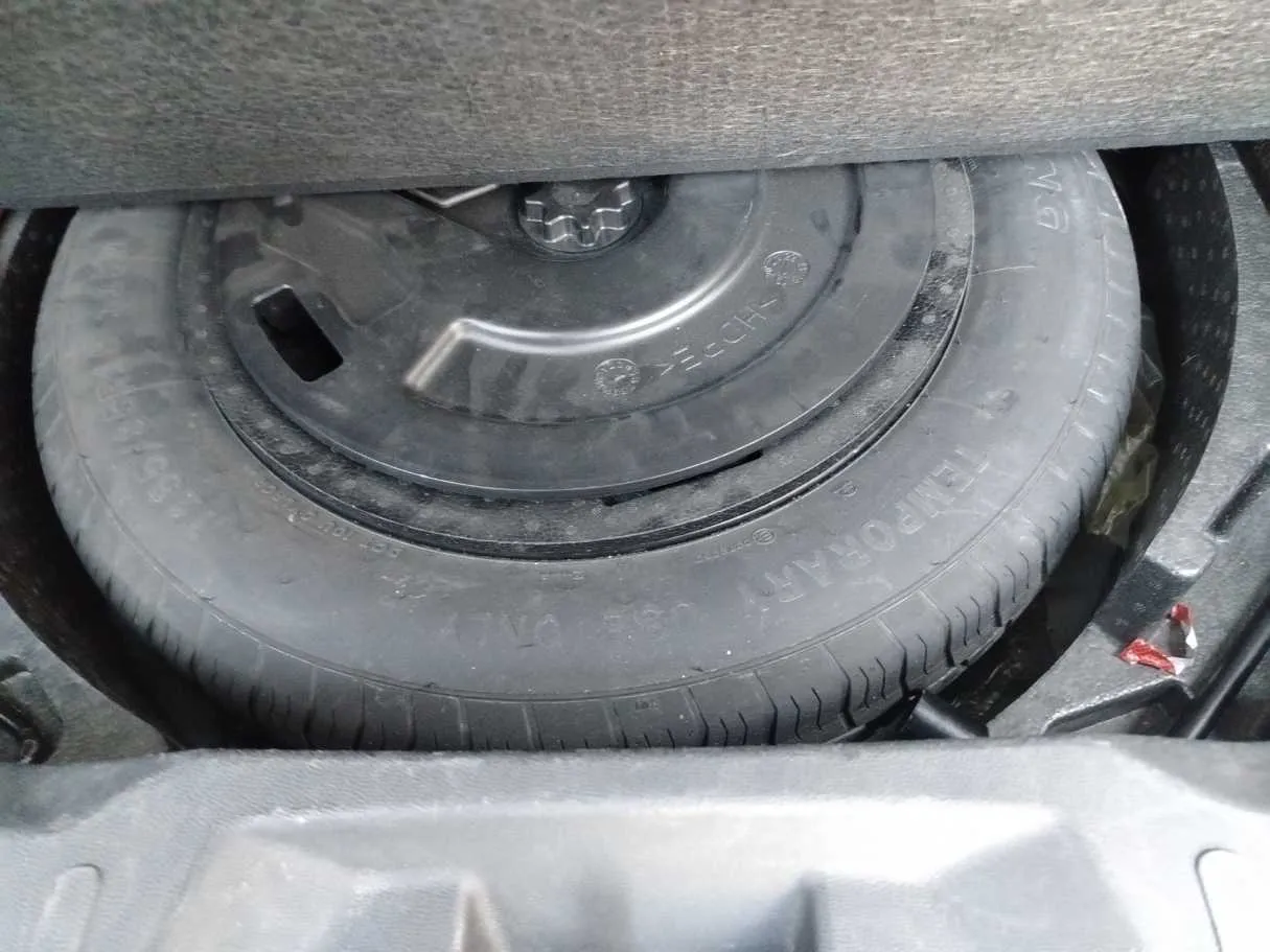 Car image 46