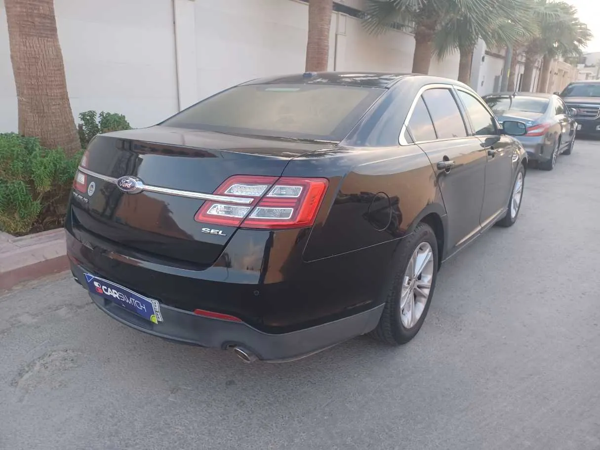Car image 5