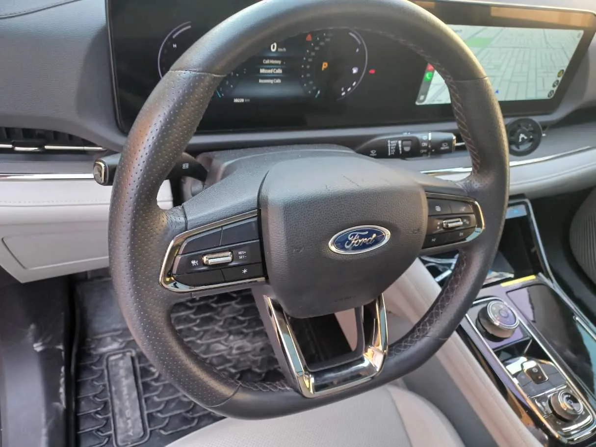 Car image 19