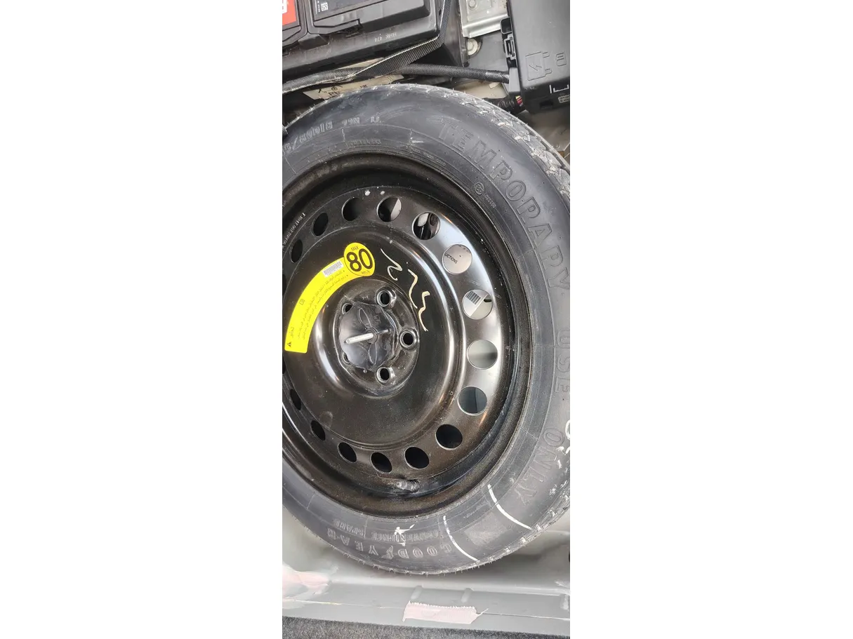 Car image 33