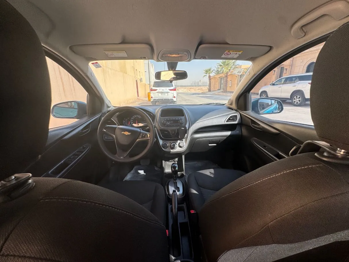 Car image 14