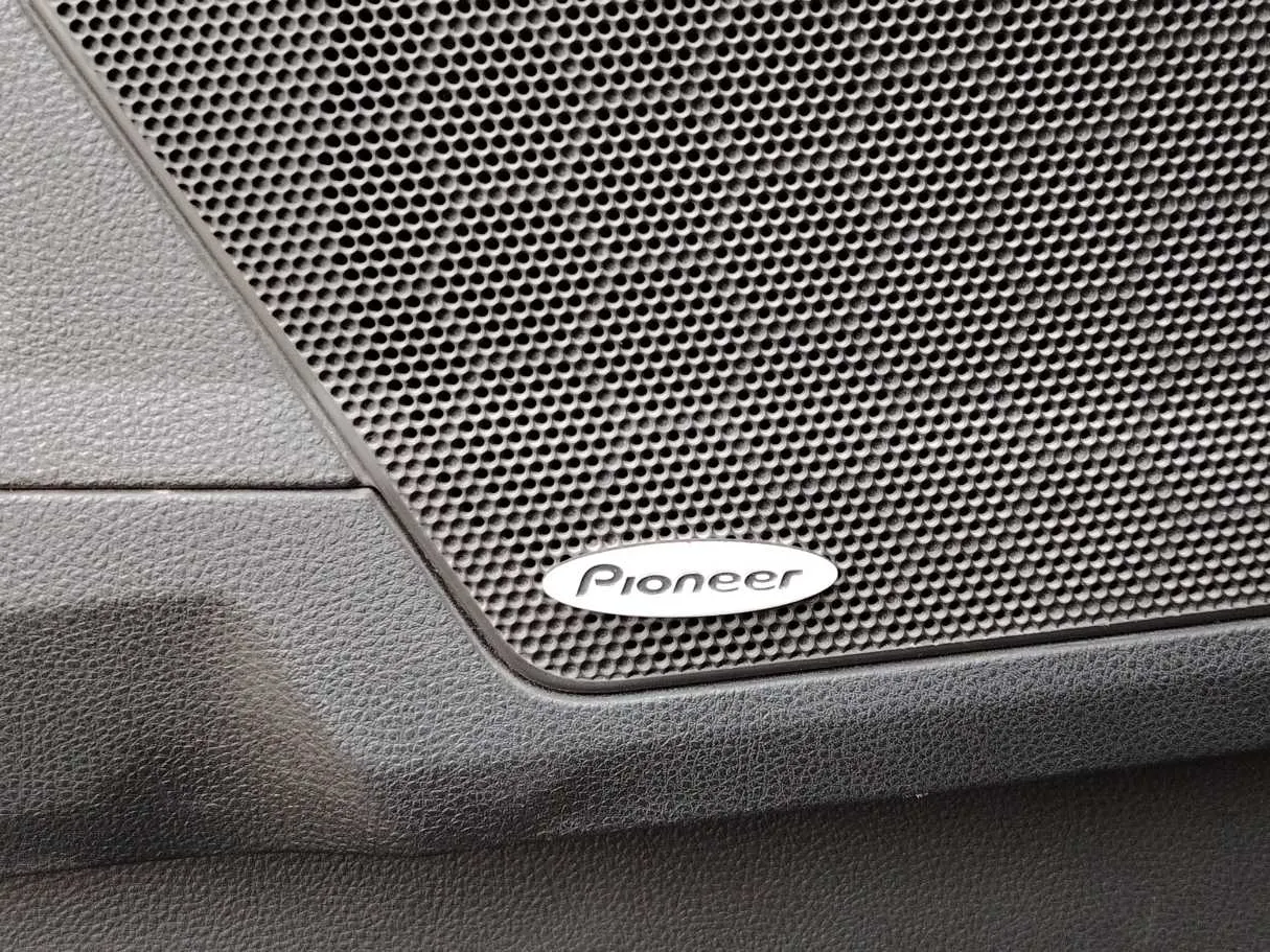 Car image 33