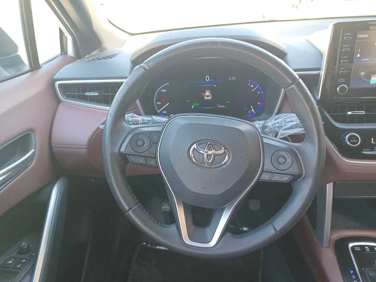 Car image 15