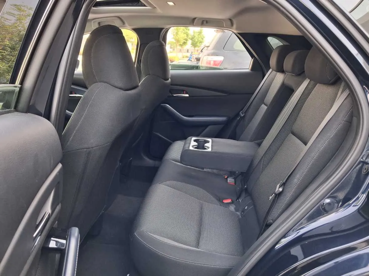 Car image 13