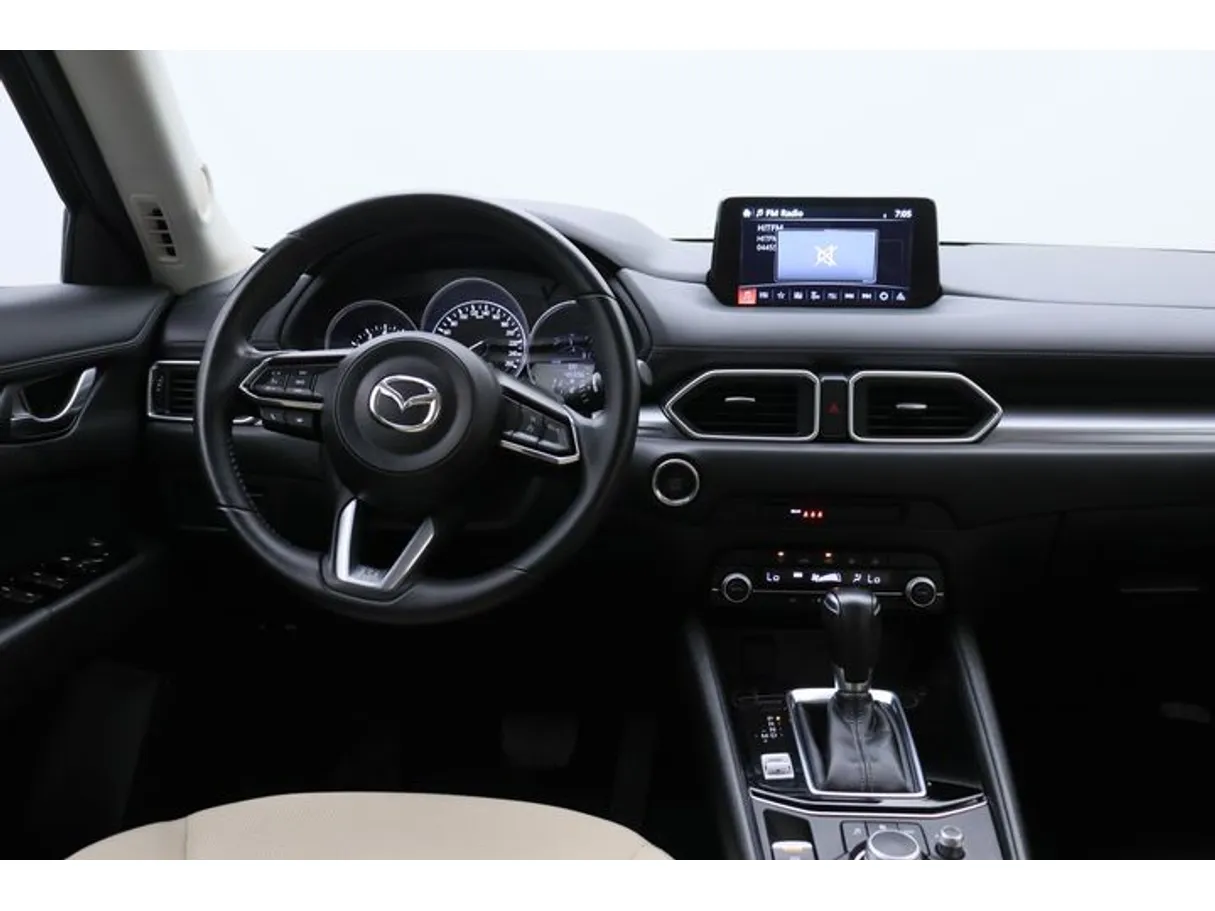 Car image 15