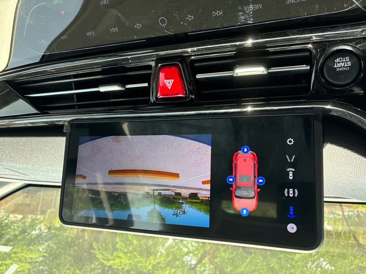 Car image 7