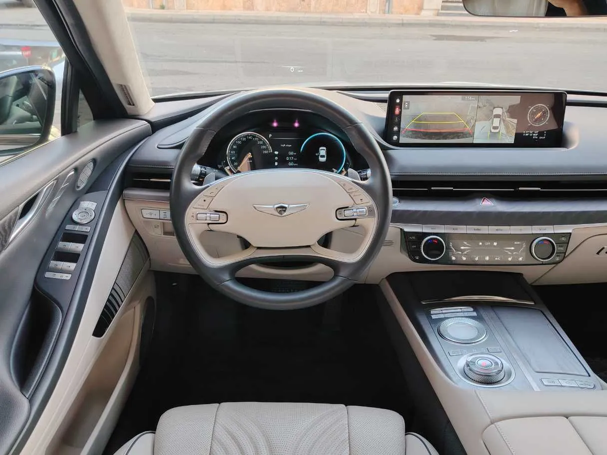 Car image 26