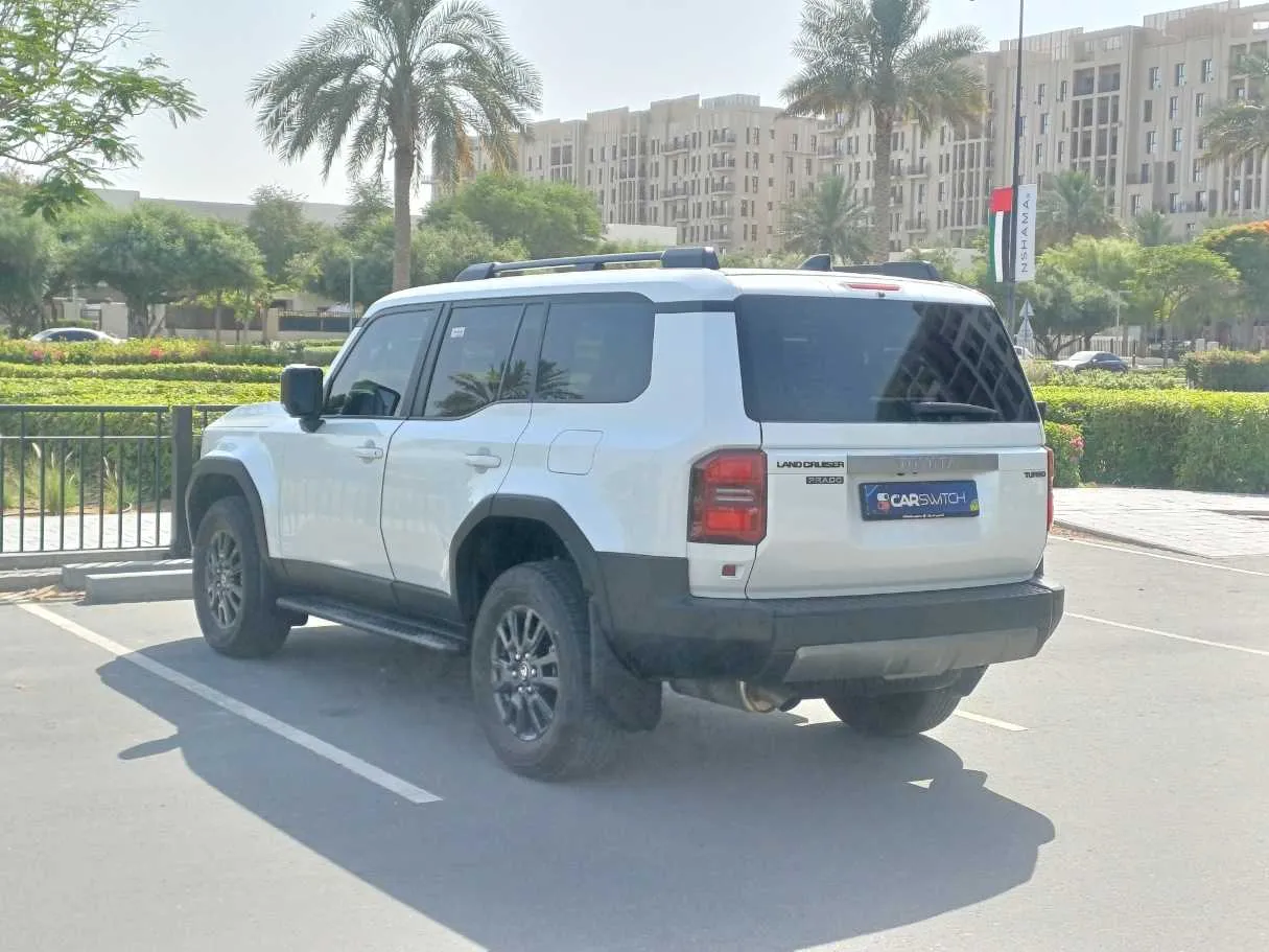 Car image 7