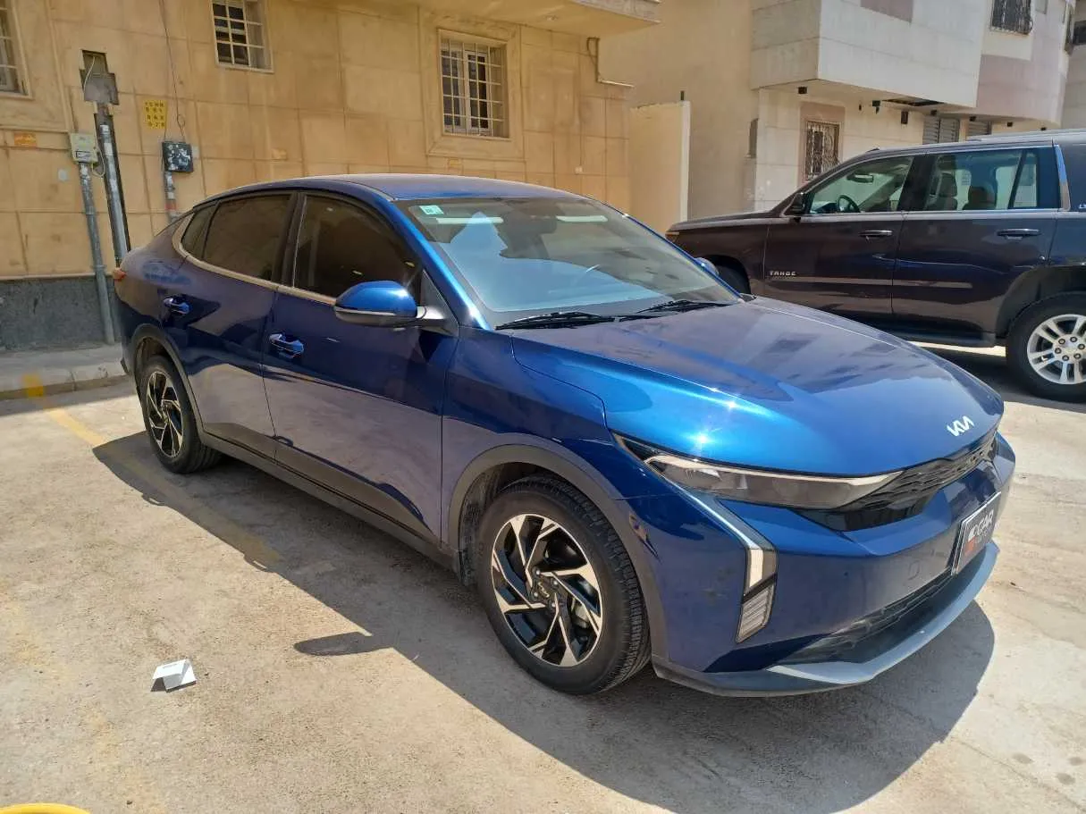 Car image 3