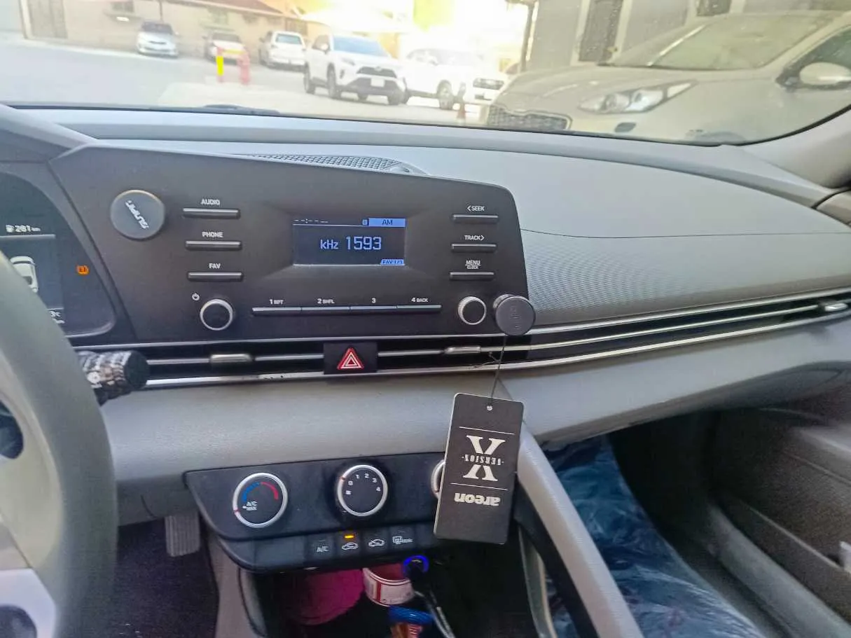 Car image 23