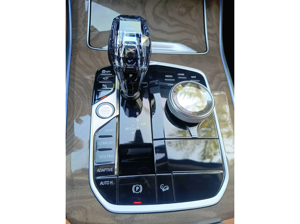 Car image 23
