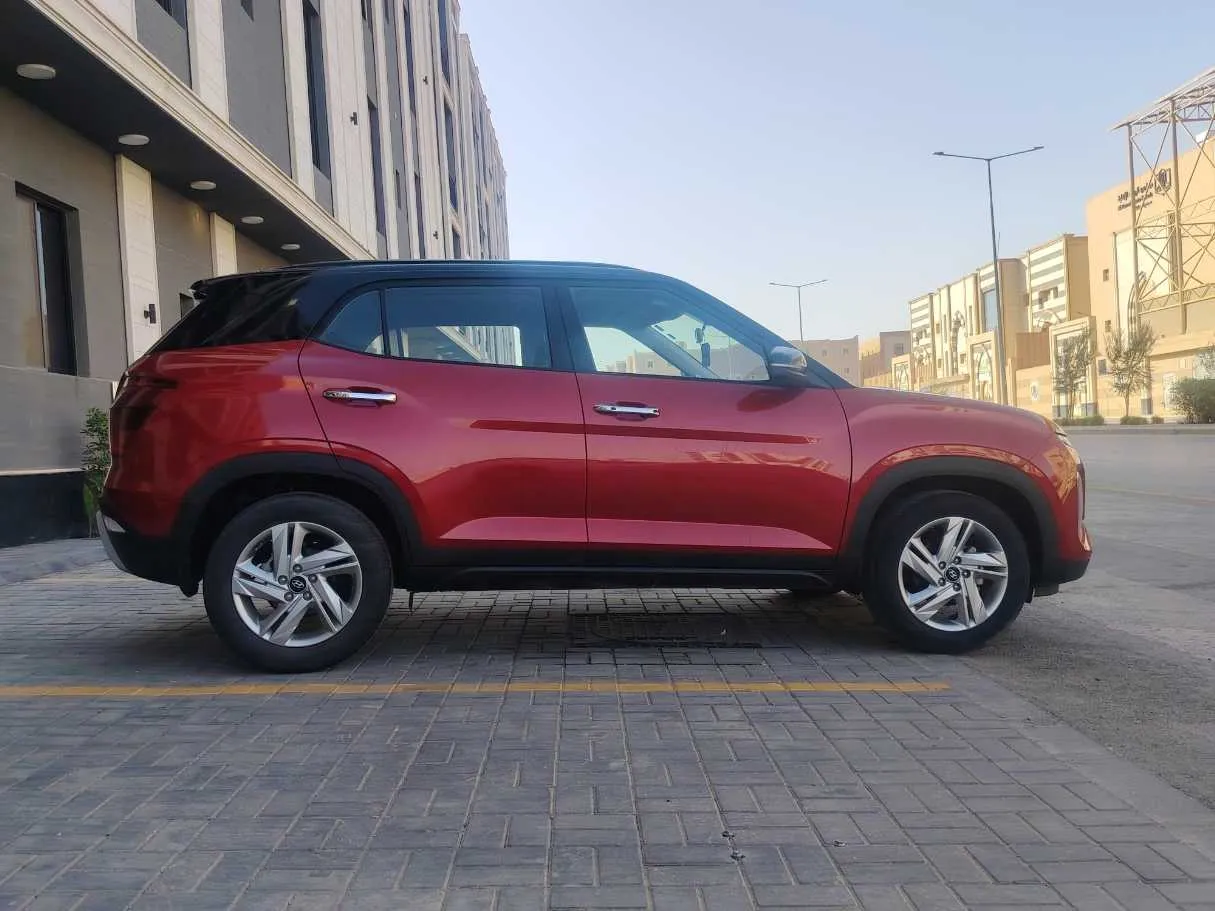 Car image 4
