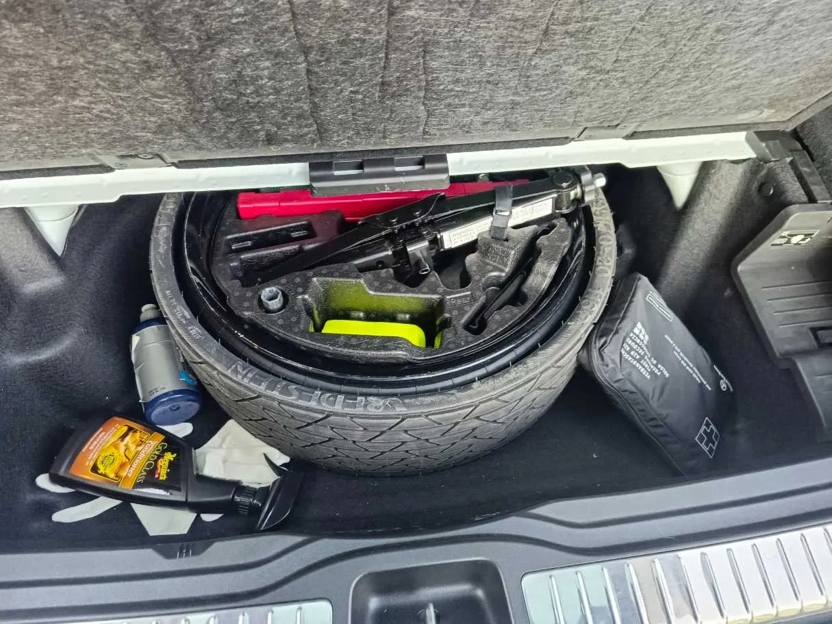 Car image 46
