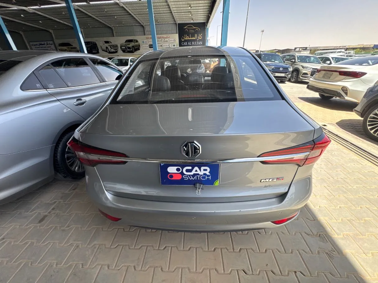 Car image 6